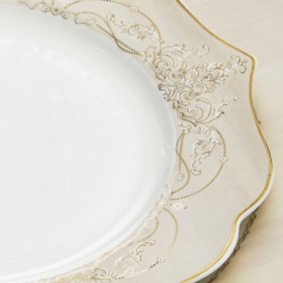 Brilliant Victoria Bone China 18 Piece Dinnerware Set Service for 6 - Picture 3 of 4